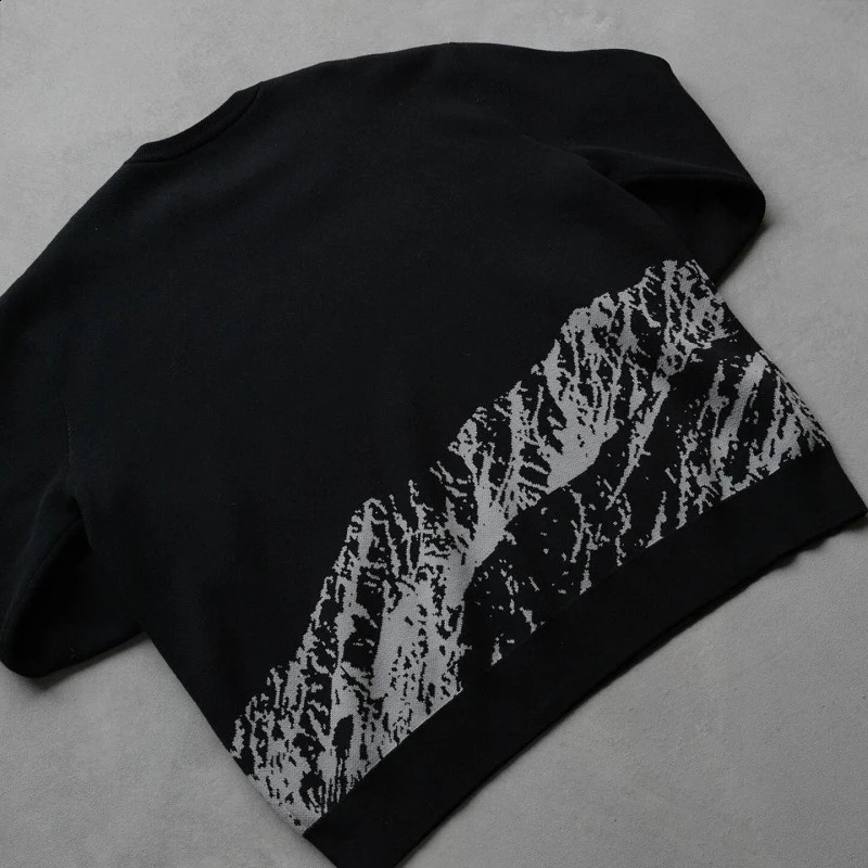 Gothic loose Oneck sweater Y2K clothing skydiving retro street cartoon Harajuku top fashion 240821
