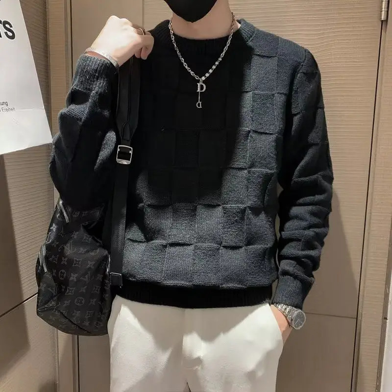 Korean Autumn/Winter Sweaters Mens O-Neck Solid Chessboard Pattern Fashion Casual Loose Long Sleeve Pullovers Knitted Tops 240821