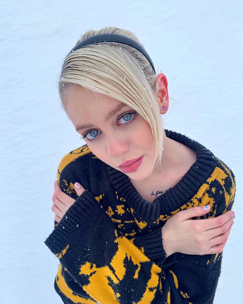 Harajuku Womens Pullovers Sweaters skull star print Womens Knitted Streetwear Oversized Harajuku O Neck Knitwear Men Clothing 240821