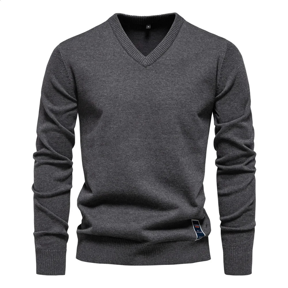 Autumn and winter latte art mens sweater Vneck solid color long sleeved clothing warm casual fashion top 240821