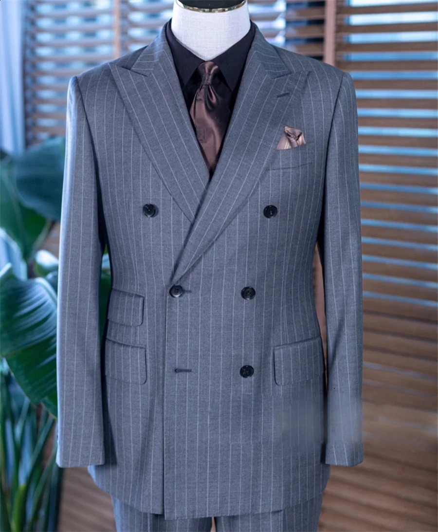 Grey Stripe Mens Suits Double Breasted Classic Business Wear 2pcs Blazer Pants Customized Formal Party Groom Tuxedo For Wedding 240821