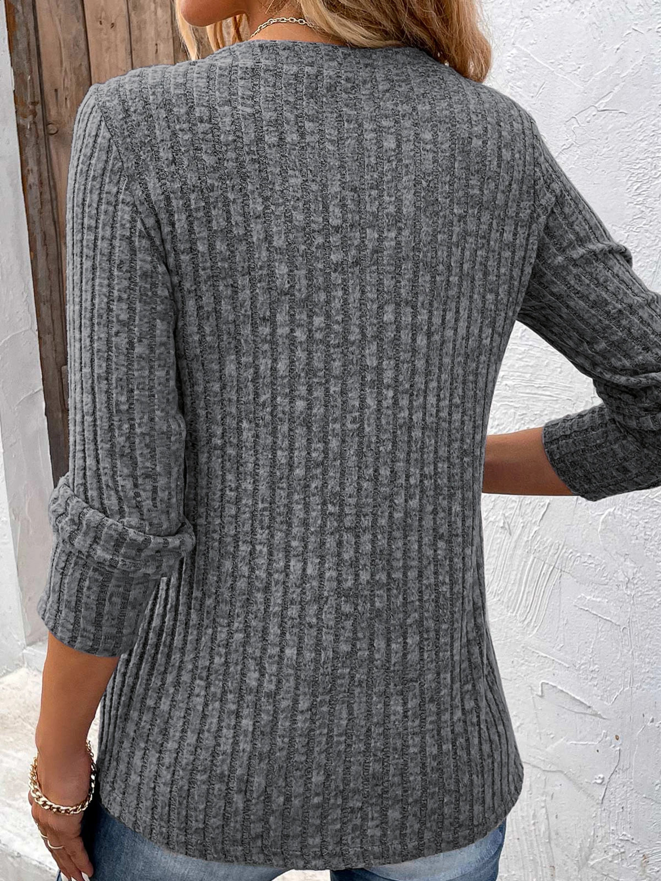 Womens fashionable V-neck button with a notch strip at the top 240822