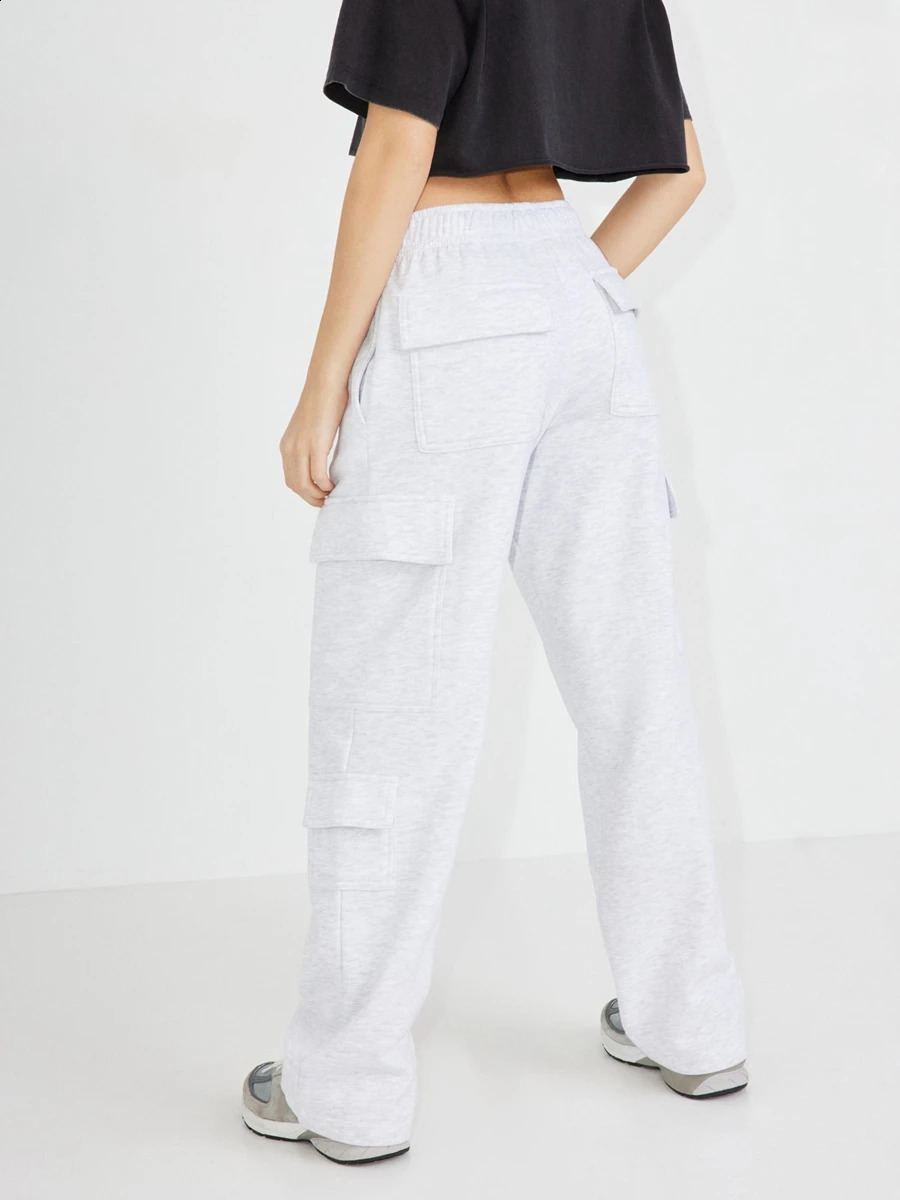 Mxiqqpltky Casual Baggy Cargo Sweatpants for Women Elastic Low Waisted Straight Leg Athletic Joggers Y2K Pants with Pockets 240821