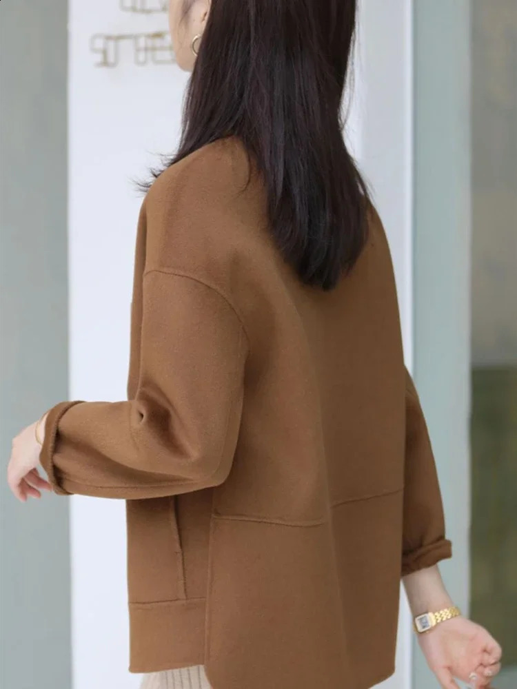 Short Coats for Women Autumn Winter Fashion Woolen Jackets Pockets Solid Color Camel Black Polo Collar Coat Ladies High Quality 240822
