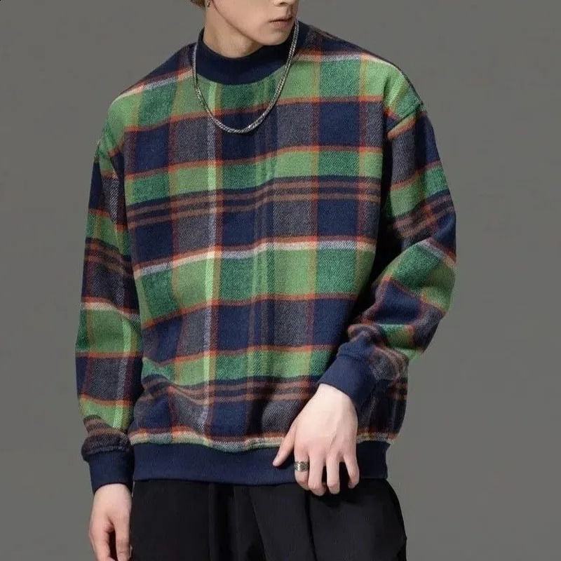 autumn and winter fashion Korean version retro contrasting plaid round neck thick loose fit cool casual mens sweater 240821