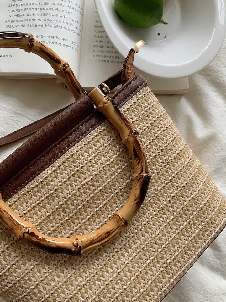 2024 Summer Bamboo Joint Handbag Unique Weaving Crossbody Bag Retro and High end Leisure Grass Woven for Women 240821