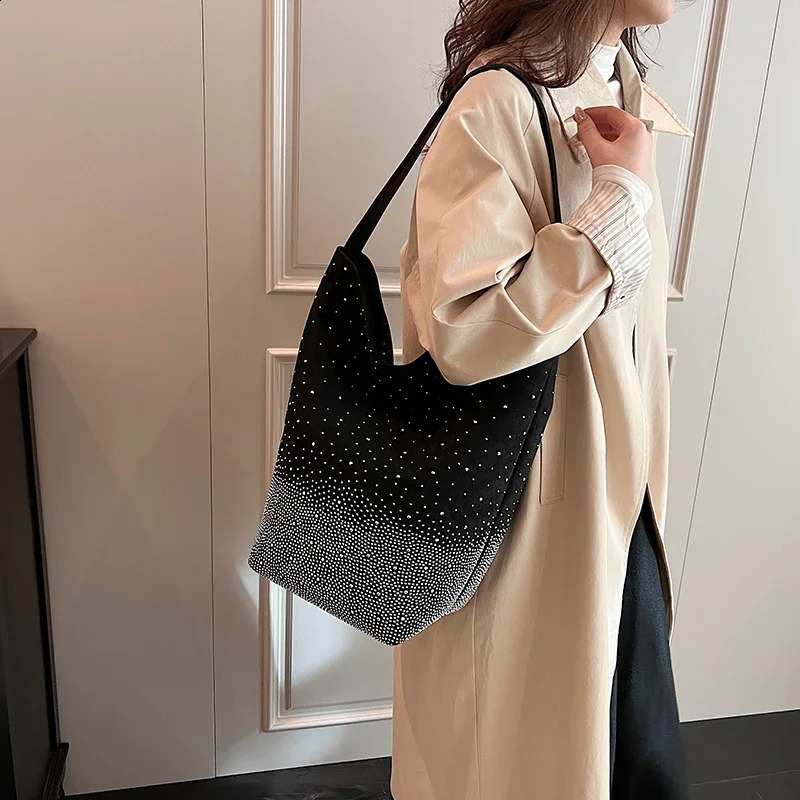 Vintage Suede Leather Shoulder Bag Diamond Studded Handbag Women Fashion Underarm Bag Large Capacity Female Bucket Tote 240821