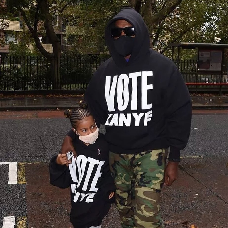 Mens streetwear jacket Y2k runner sweatshirt punk sports Pullover Rhinestone Gothic long sleeved zipper hooded 240821