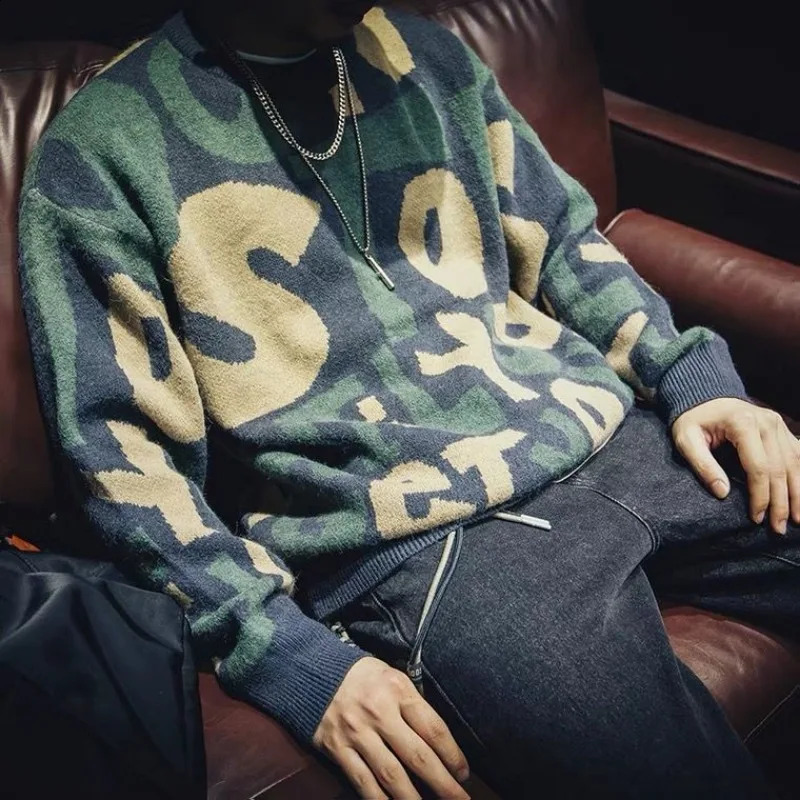 Mens black wool letter pullover knitted sweater highquality replica of mens clothing Korean autumn style fashionable and elegant mode 240821
