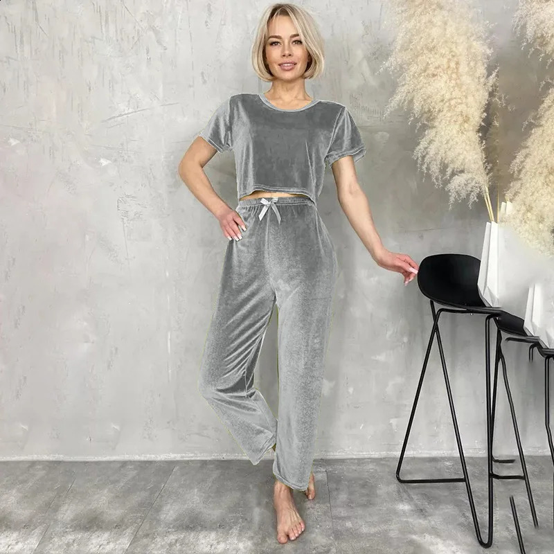 Women 2024 Autumn Winter Velvet Pajama Set Short Sleeve Top Elastic Waist Pants Home Casual Red Green Elegant Warm Suit 240821