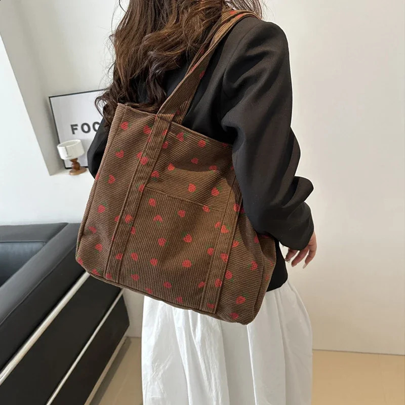 Casual Strawberry Pattern Tote Bag Large Capacity Women Shoulder Bags Chic Simple Handbags Big Nylon Shopping College Purses 240821