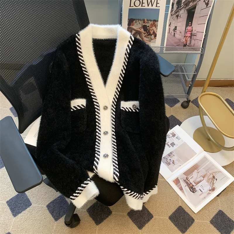Retro elegant plain knitted cardigan wool sweater for women autumn and winter long sleeved Vneck top fashionable chic jumper 240821