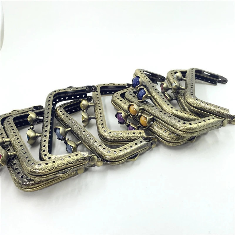 10 pieces of 8.5CM Head Square Wallet Frame Bag with Kiss Buckle Bronze Metal Coin Pattern DIY Bag Sewing Accessories 240821