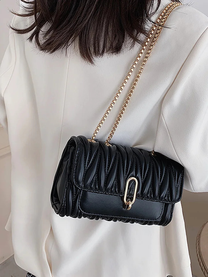 Bag Womens 2024 Trendy and Versatile Crossbody Wrinkled High end Feeling Explosive Handbag 240821