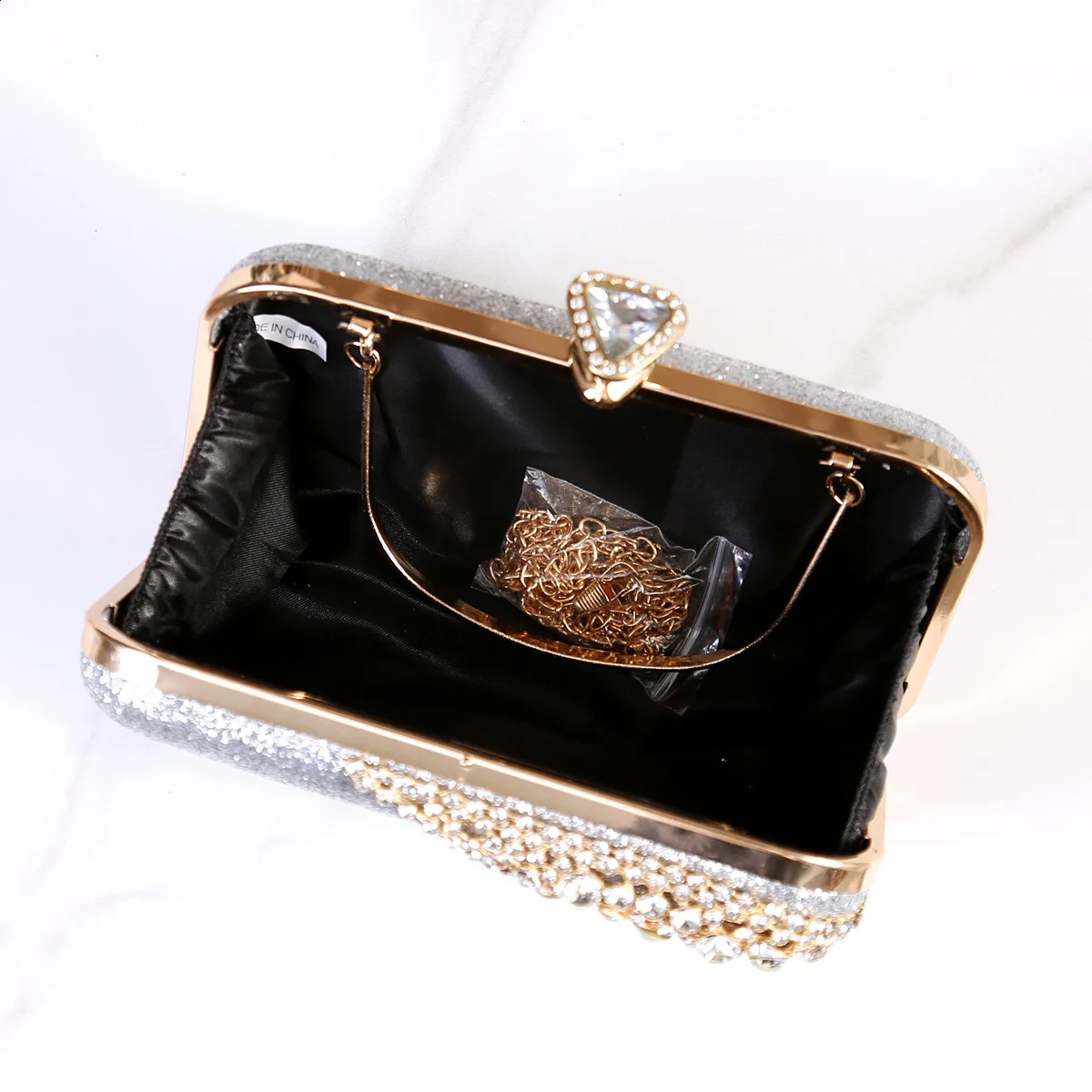 Water Diamond Womens Bag Hollow Style Crystal Evening Chain Shoulder y Party Wedding Day Clutch Wallet Handle 240822