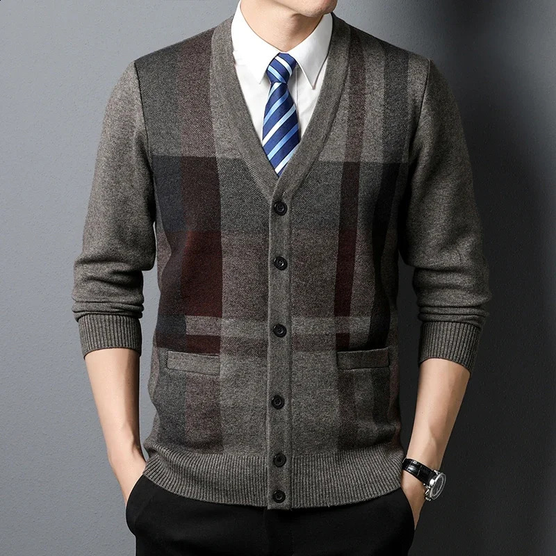 Autumn Mens Cardigan Plaid Fashion Business Casual Knitted Sweater Warm V-neck Sweater Male Tops 240821