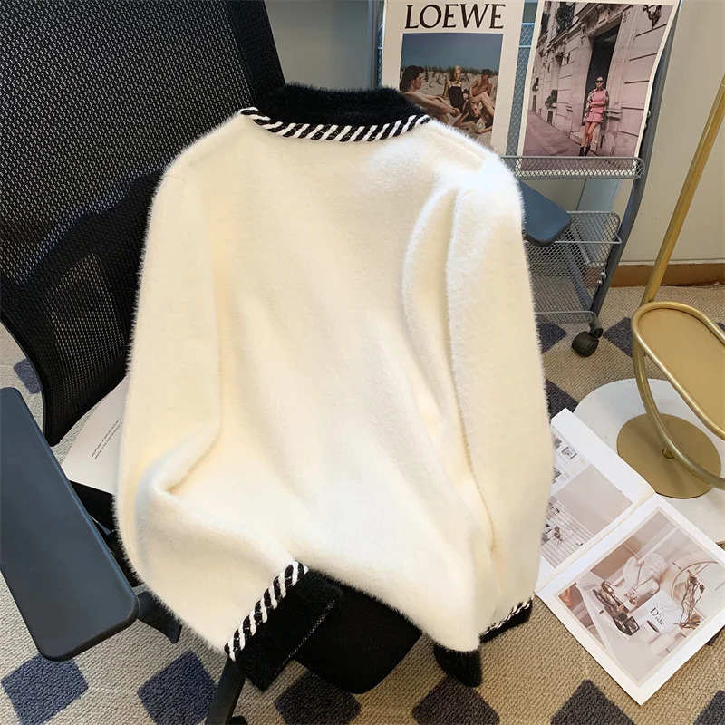 Retro elegant plain knitted cardigan wool sweater for women autumn and winter long sleeved Vneck top fashionable chic jumper 240821