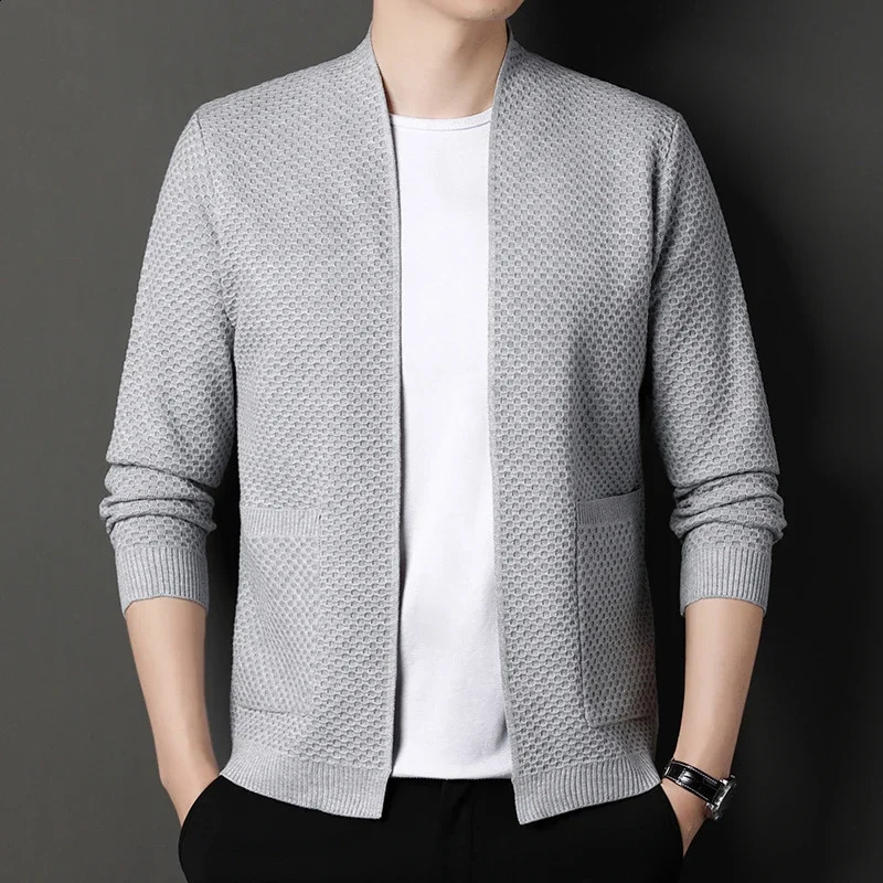 High quality mens springsummer cardigan wool sweater fashionable and casual knitted clothing 240821