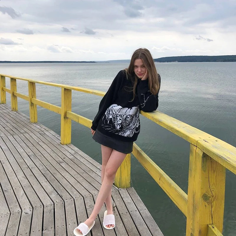 Men Women Sweater Streetwear Knitted Tops Harajuku Oversized Cotton sweater Hip Hop portrait Print Pullover Unisex Gothic Winter 240821