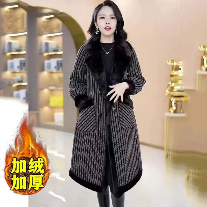 Oversized Womens Cashmere Thick Woolen Coat Autumn Winter Warm Striped Woolen Jacket Female Casual Long Cold Parka Overcoat 240822