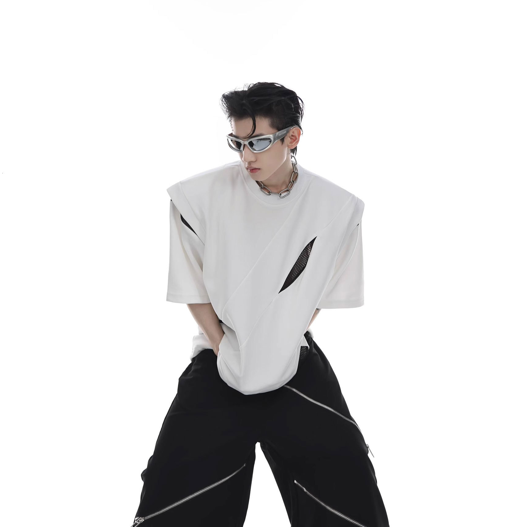 Summer New Niche Deconstruction Segmented Shoulder Pad Short Sleeved Mens Patchwork Design T-shirt High-end Trend Half Sleeved Top