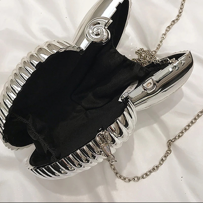 Creative Metal Conch n Clutch Bag for Women Fashion Chains Shoulder Crossody Bags Evening Party Small Purses 2024 240821