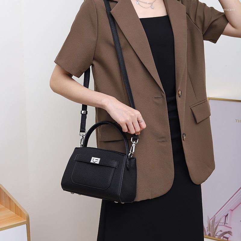 Free Shipping Totes Texted Niche Design French Women's Bag Summer Small 2024 Shoulder Crossbody Handbag Designer Bag Luxury Bag Tote Bag