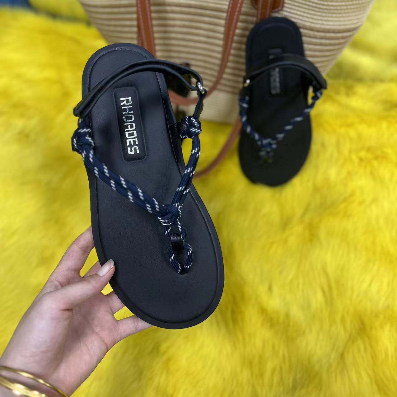 Women's Sandals Sandals New Fashion Brand Designer Rope Knot Clip Toe Herringbone Sandals Simple Velcro Design Sense Wide Trip Strap Flat Sandals