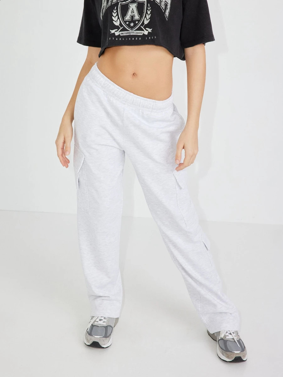 Mxiqqpltky Casual Baggy Cargo Sweatpants for Women Elastic Low Waisted Straight Leg Athletic Joggers Y2K Pants with Pockets 240821