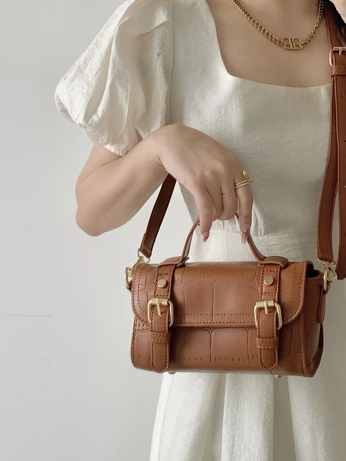 Bag Womens 2024 Summer High end Single Shoulder Diagonal Straddle n Sense Belt Handbag Pillow in Stock 240821