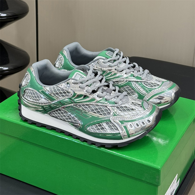 Wholesale top designer sneakers classical men women running shoes luxury realised matthieu blazy lightweight technical mesh non-slip rubber outsole casual shoes