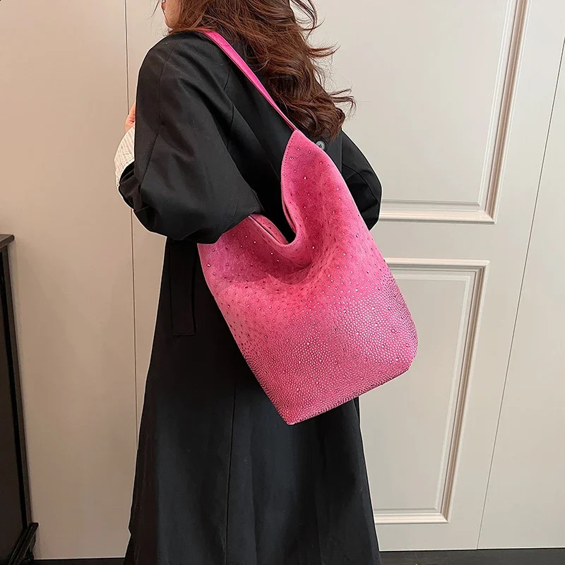 Vintage Suede Leather Shoulder Bag Diamond Studded Handbag Women Fashion Underarm Bag Large Capacity Female Bucket Tote 240821