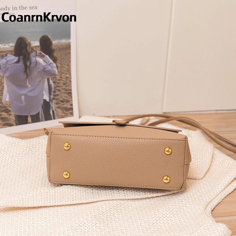 Fashion niche lamp single shoulder Versatile leather carrying cross body bag womens handbag for sale 240821