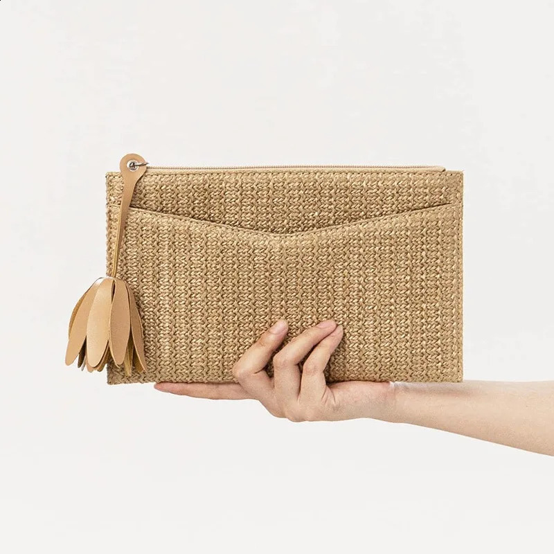 Casual Straw Clutch Bag for Women Bohemian Tassel Envenlope Paper Weave Summer Beach Small Female Purses Party 2024 240821