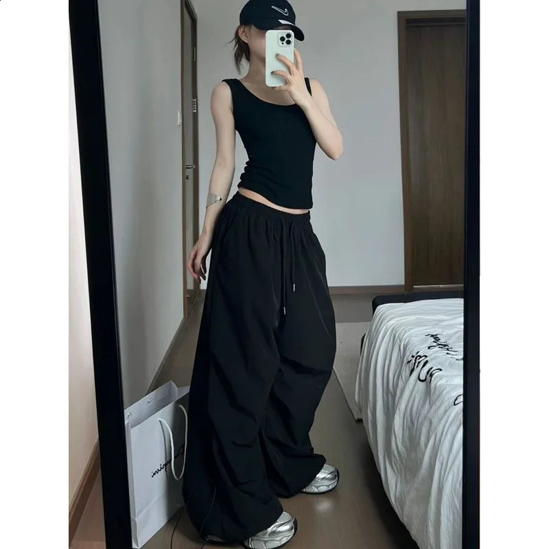 Deeptown Y2k Grey Oversized Women Parachute Pants Wide Leg Korean Fashion Harajuku Baggy Sweatpants Grunge Vintage Trousers 240821