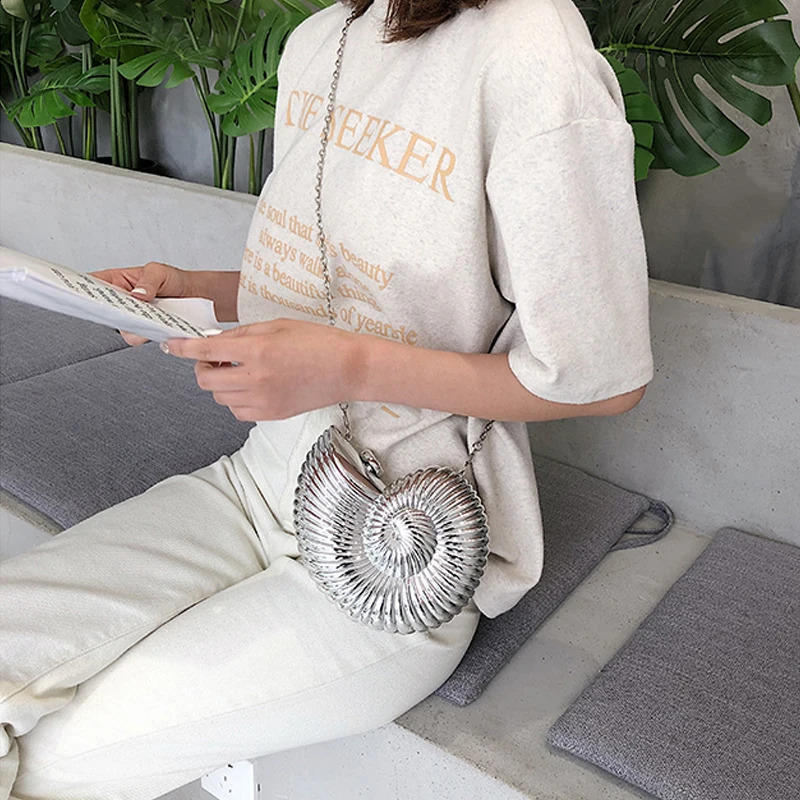 Creative Metal Conch n Clutch Bag for Women Fashion Chains Shoulder Crossody Bags Evening Party Small Purses 2024 240821