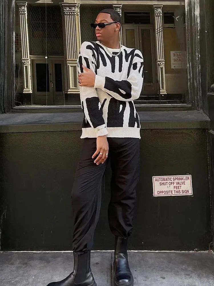 Autumn and Winter Abstract Letter Jacquard Sweater Mens Color Contrasting Round Neck Retro Loose Knitted Sweater 240821