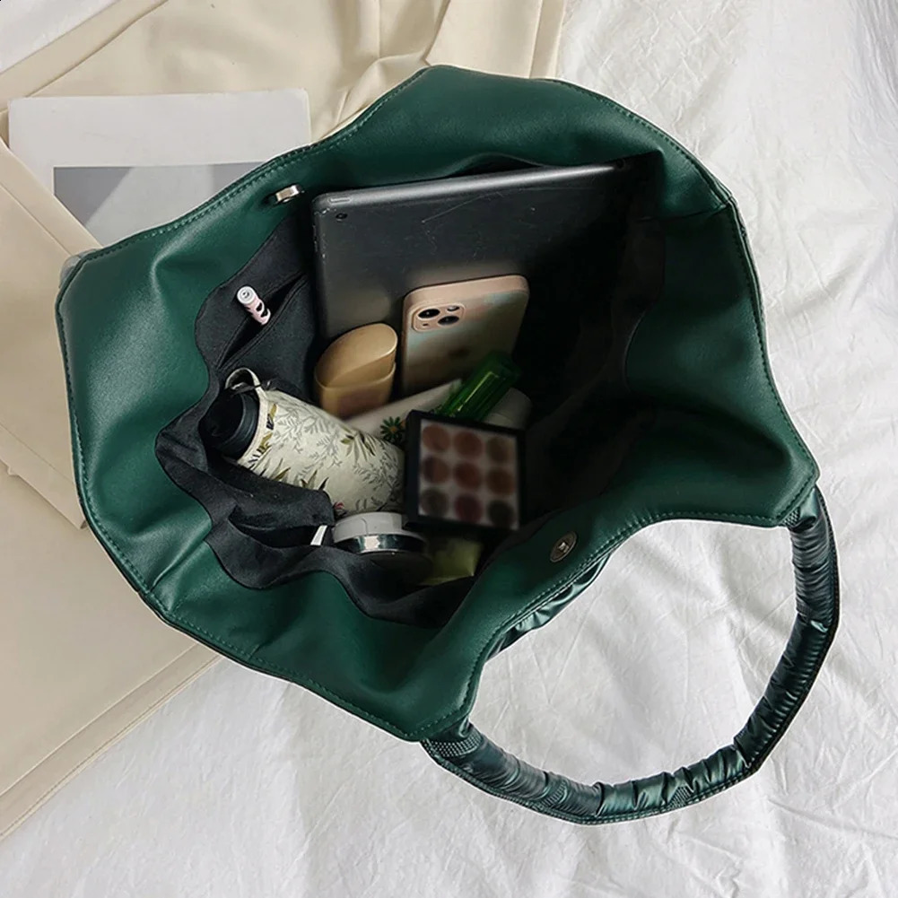 Women Padded Tote Bag Versatile Solid Puffer Bag Big Capacity Quilted Shoulder Bag Casual Winter Commuting Bag 240821