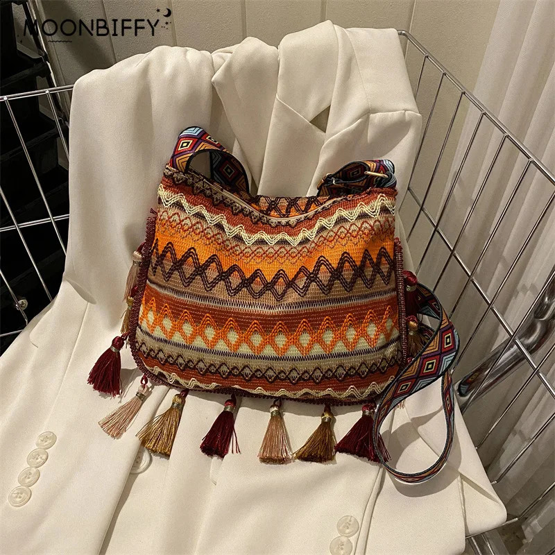 Crossbody Bag with Tassels Vintage Canvas Shoulder Bag for Women Handbag Casual Tote Large Capacity Fashion Bag 240821