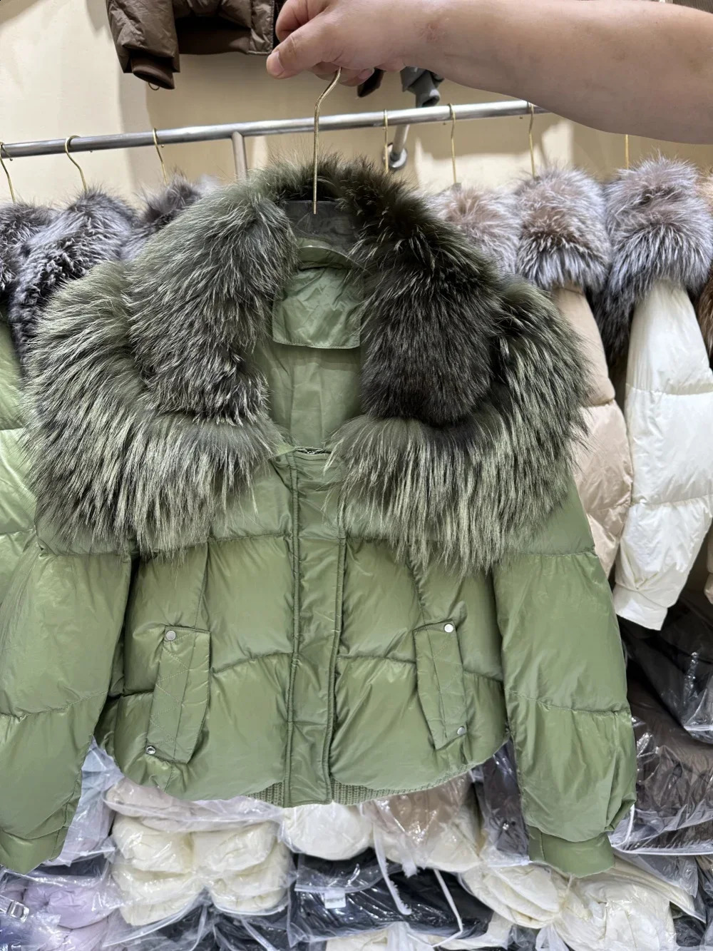 Real Fox Fur Collar Coat White Thick Short Fashion Duck Down Jacket Women Young Winter Autumn European Fashion Fur Coat 240821