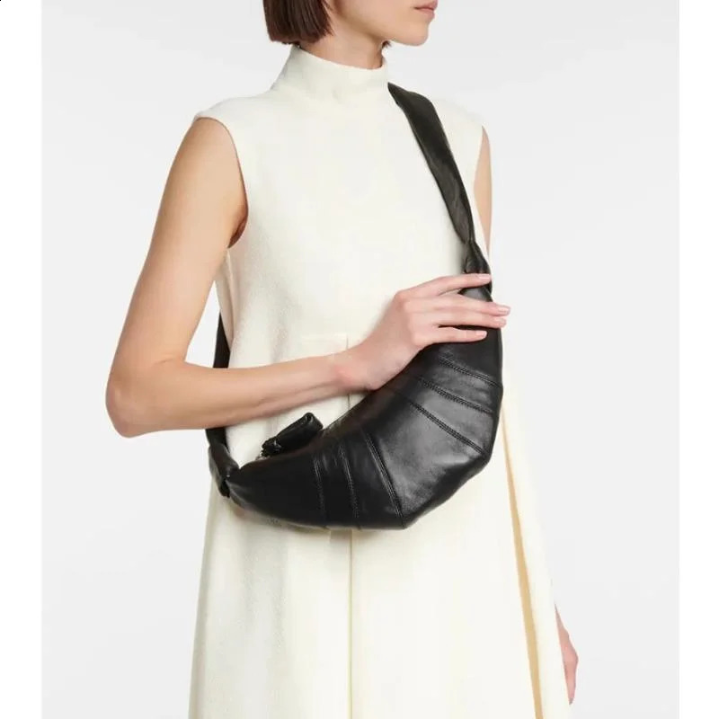 Fashionable and highquality LE leather y n horn bag large capacity soft luggage womens shoulder messenger 240821