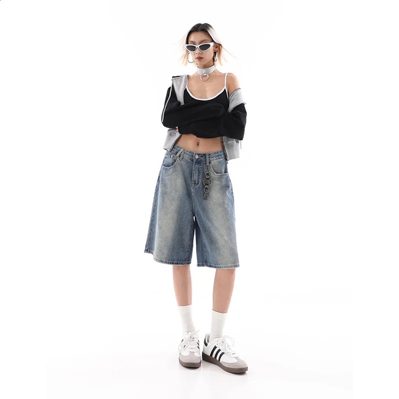 Blue Womens Shorts Jeans High Waist Straight Pants TIKTOK Streetwear Y2K 90s Vintage Female Wide Leg Denim Five Points Trouser 240821