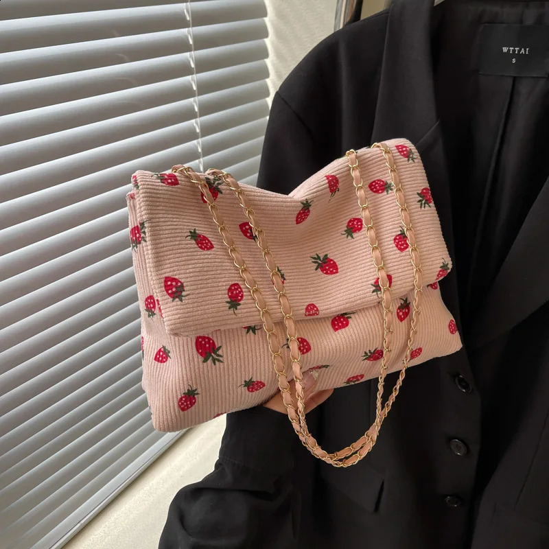 Cute Strawberry Pattern Women Shoulder Bags Big Flap Chains Crossbody Bag Casual Vintage Corduroy Messenger Underarm 2024 240821