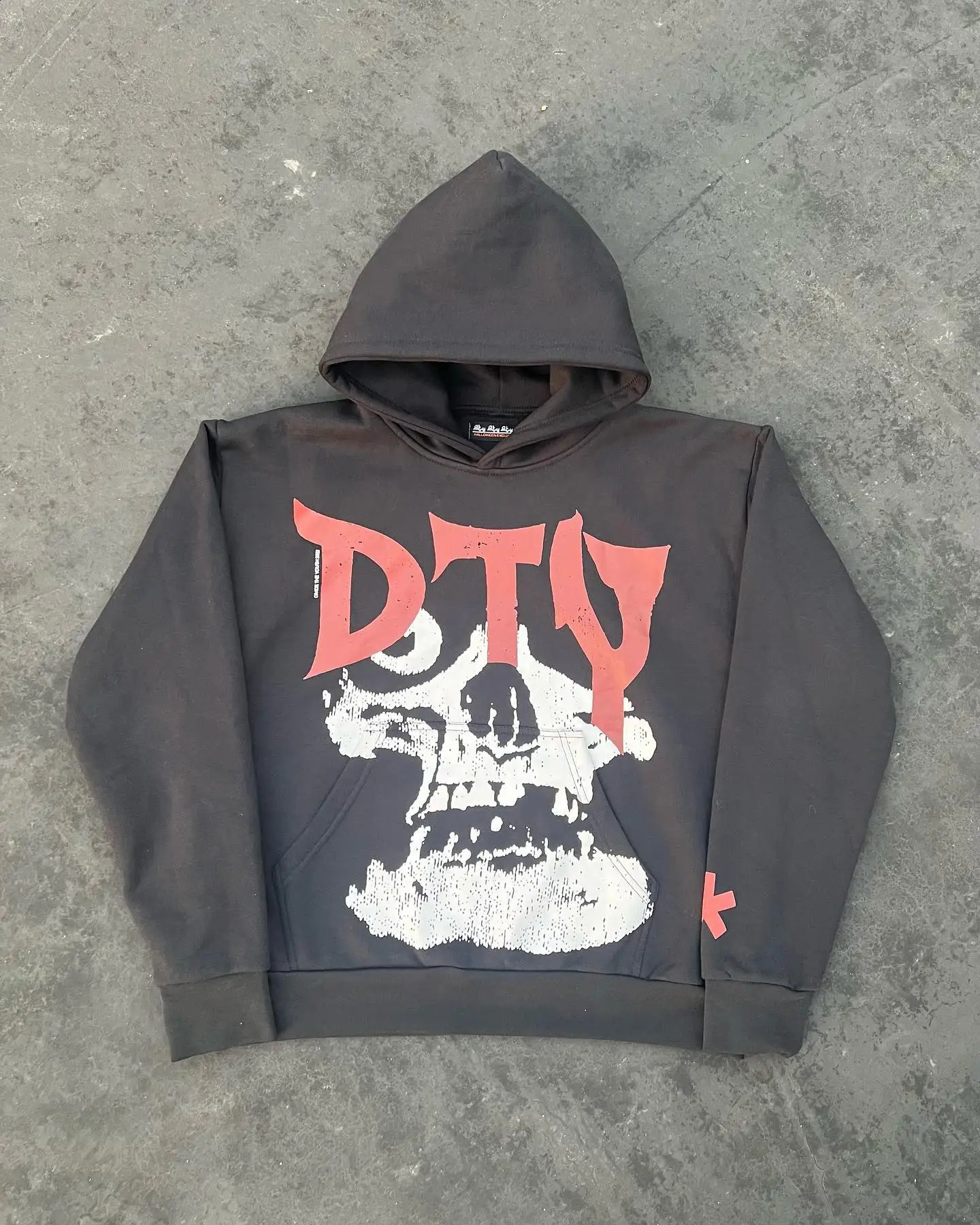 Y2K Hoodie Harajuku Goth Print Vintage Gray Oversized Hooded Sweatshirt Men Women Hip Hop Fashion Casual Loose Tops Streetwear 240809