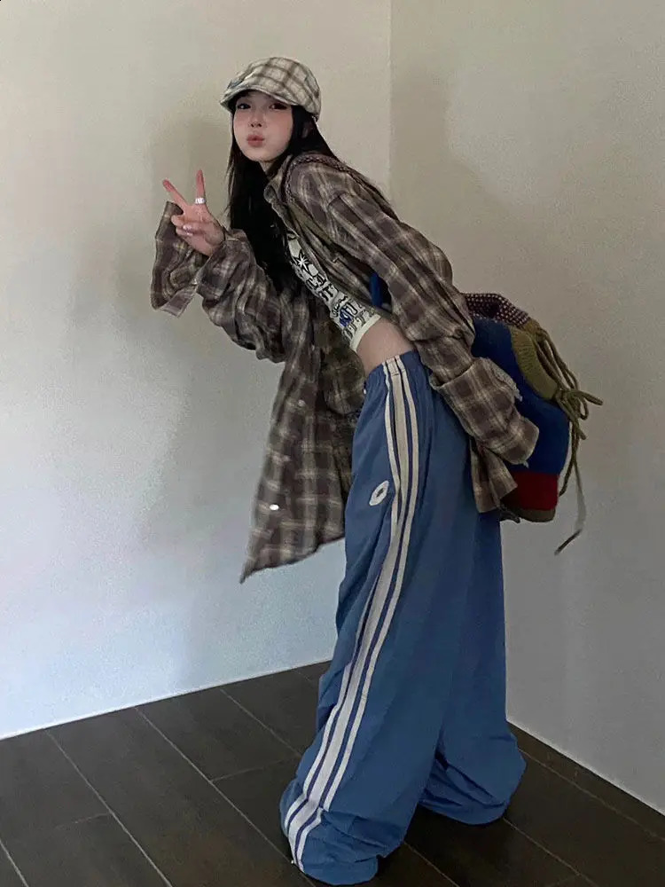 HOUZHOU Harajuku Y2k Women Parachute Pants Baggy Black Sports Joggers Female Streetwear Wide Leg Trousers Vintage Casual Pants 240821