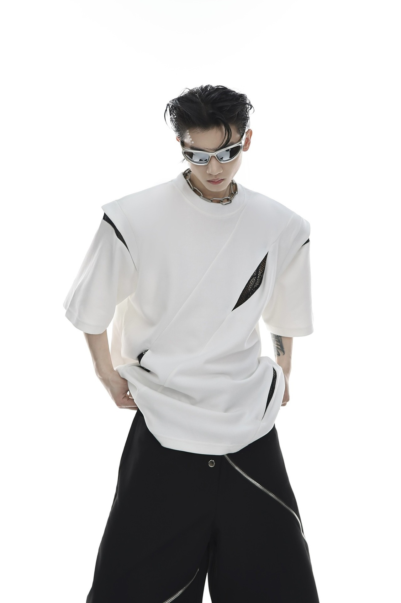 Summer New Niche Deconstruction Segmented Shoulder Pad Short Sleeved Mens Patchwork Design T-shirt High-end Trend Half Sleeved Top