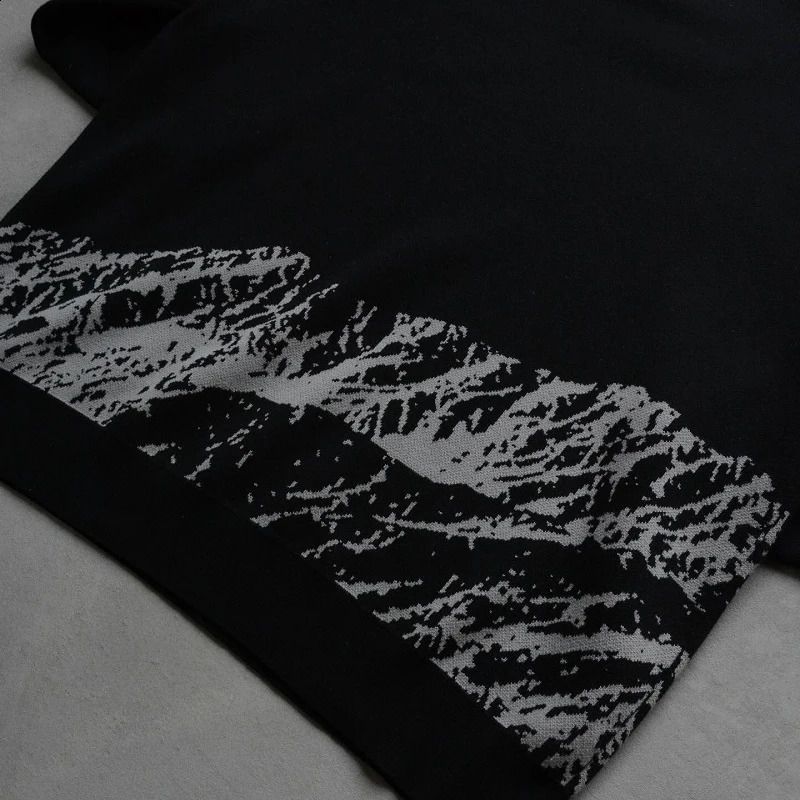 Gothic loose Oneck sweater Y2K clothing skydiving retro street cartoon Harajuku top fashion 240821
