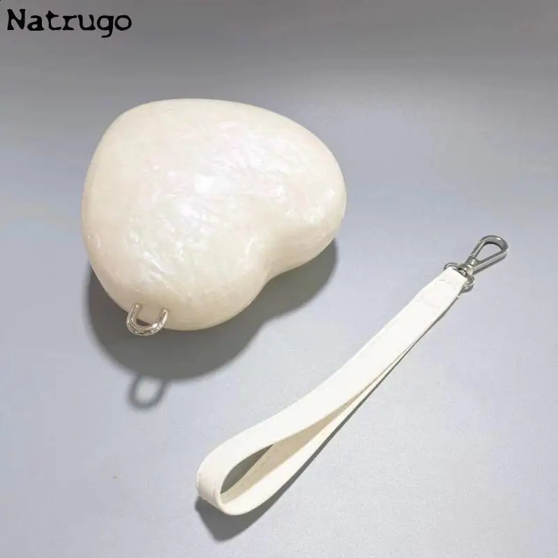 Large pearl chain acrylic pericardium elegant ner evening party cute wallet hard clutch womens bag 240822