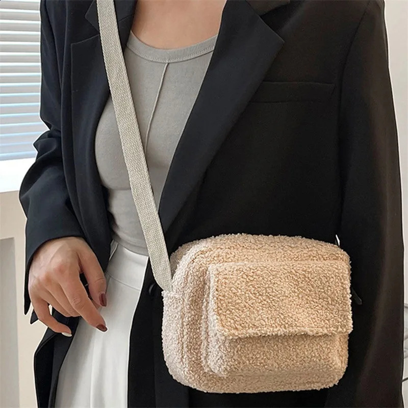 Ladies Fashion Allmatch Oneshoulder Messenger Chain Cute Plush Bag Party Mobile Phone Outdoor 240821