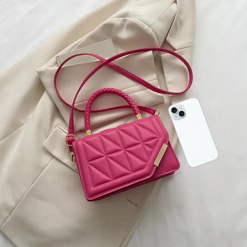 Fashion Casual Solid Color PU Material Lingge Flip Womens Handbag Single Shoulder Bag For Commuting Daily Gift 240821